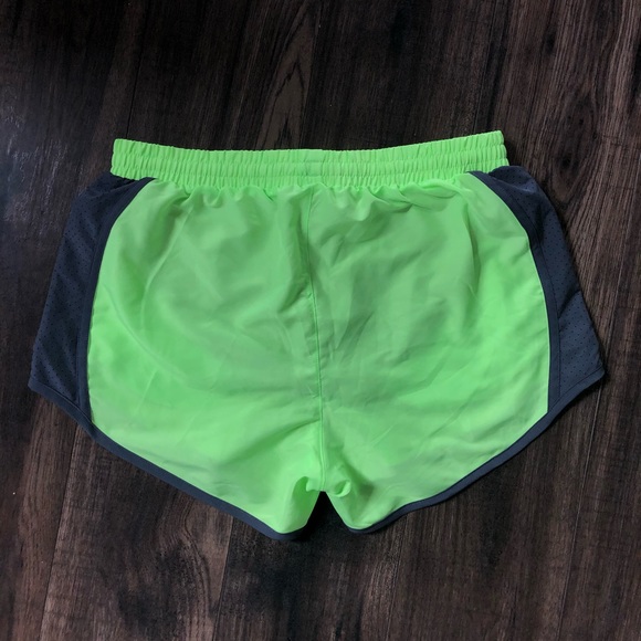 Under Armour Athletic Shorts - Picture 2 of 4